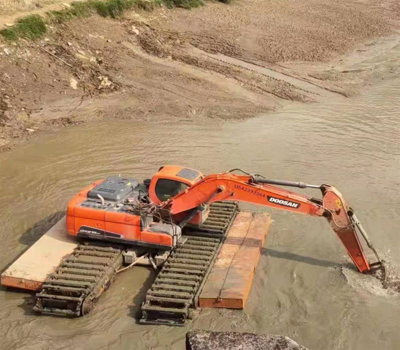 如何處理水陸挖掘機的視線盲區(qū)