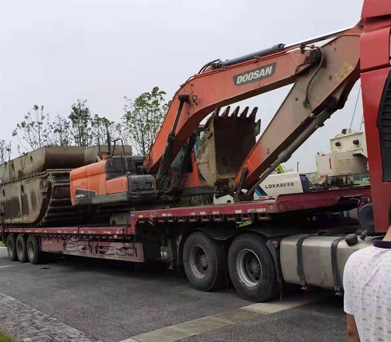 水陸挖掘機(jī)運(yùn)輸